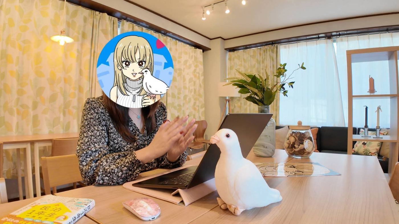 ぽんこつ鳩子（デスクにて）